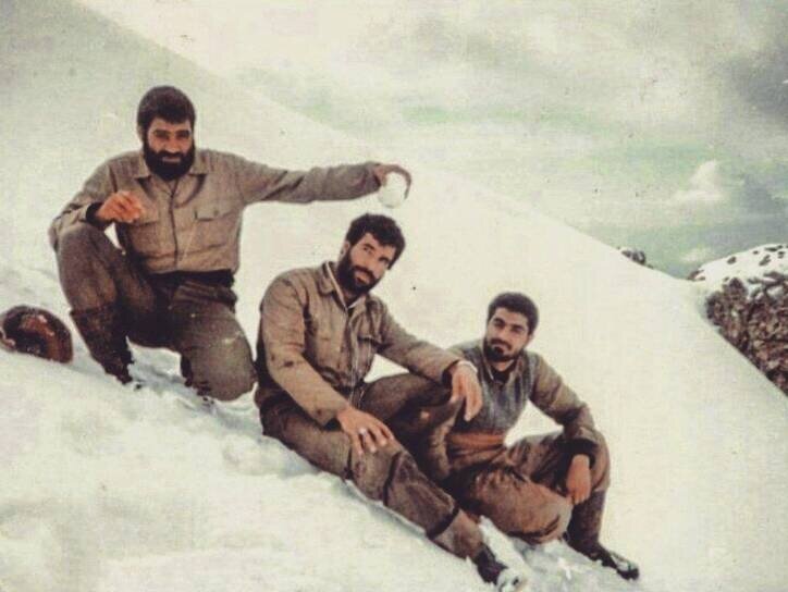 تصویر جالب از سردار سلیمانی در برف سنگین
