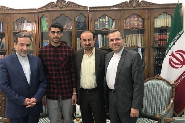 دولت، طرفدار طارمی، طارمی علیه دولت!