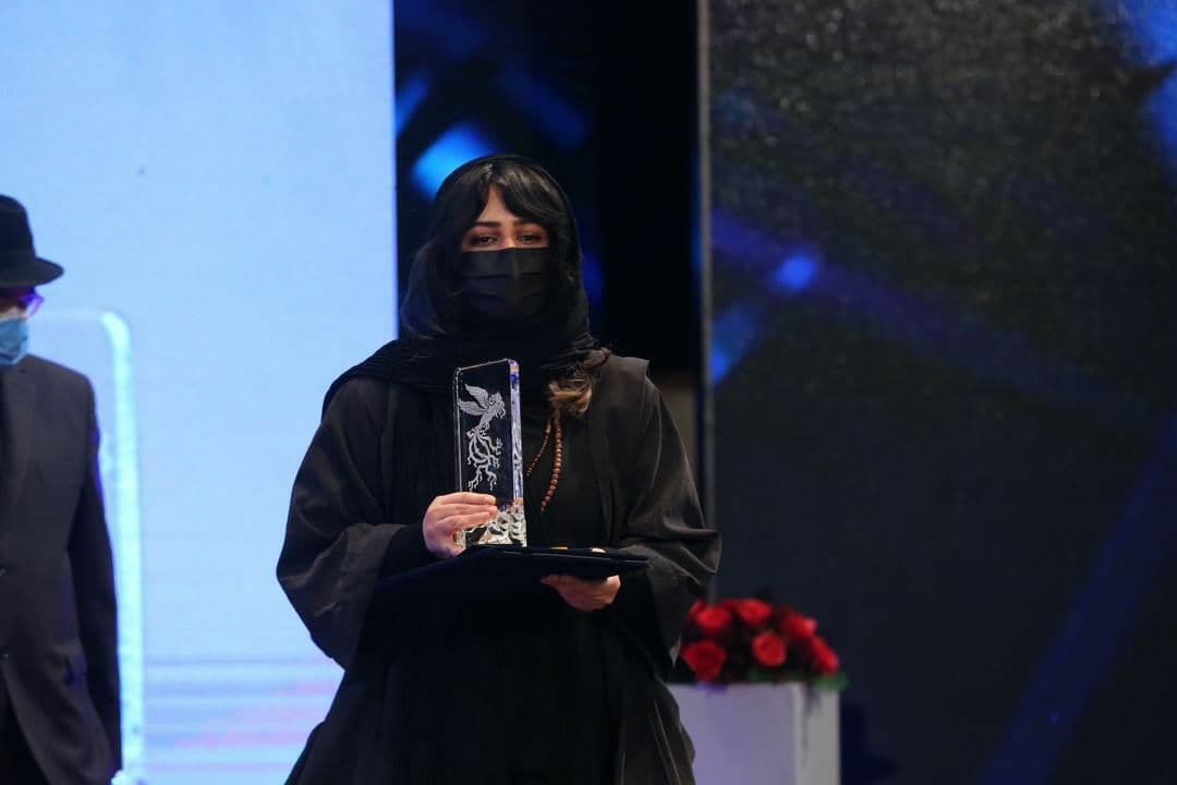 (تصاویر) جزئیات اختتامیه سی‌ و نهمین جشنواره فیلم فجر؛ سیمرغ ها به چه کسانی رسید؟