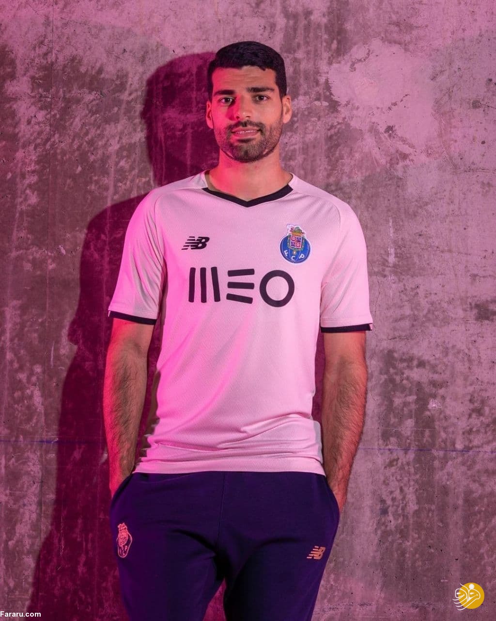 (عکس) مهدی طارمی با لباس صورتی