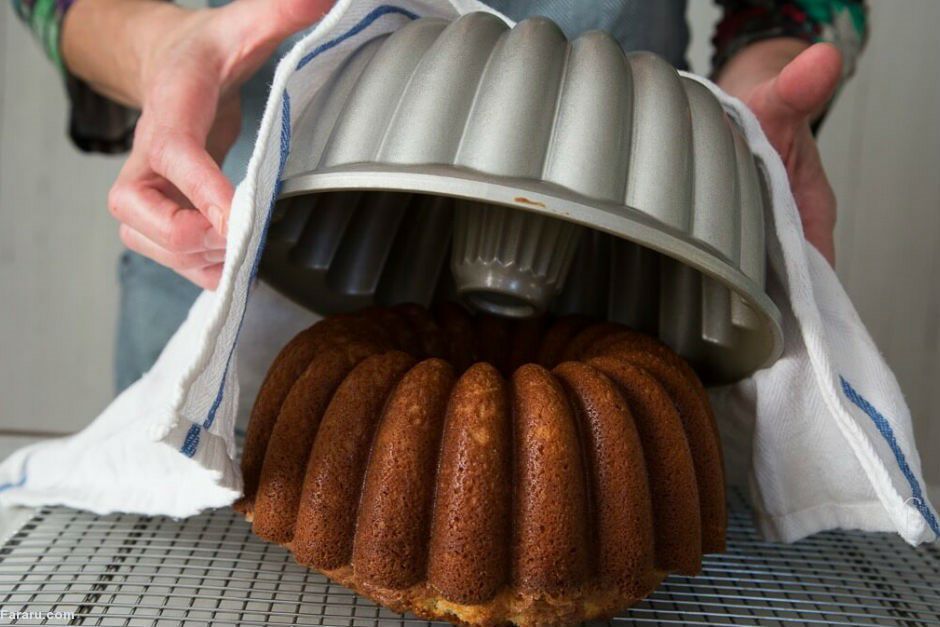 طرز تهیه کیک شیر موز شکلاتی، لطیف و خوشمزه قالب کیک