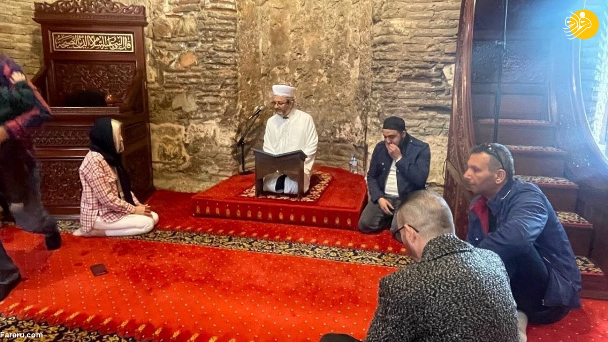 (ویدئو) زن اوکراینی تحت تأثیر اذان قرار گرفت و مسلمان شد (ویدئو) زن اوکراینی تحت تأثیر اذان قرار گرفت و مسلمان شد