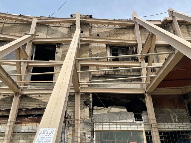 فرونشست دیوارهای ساختمان کفش ملی 