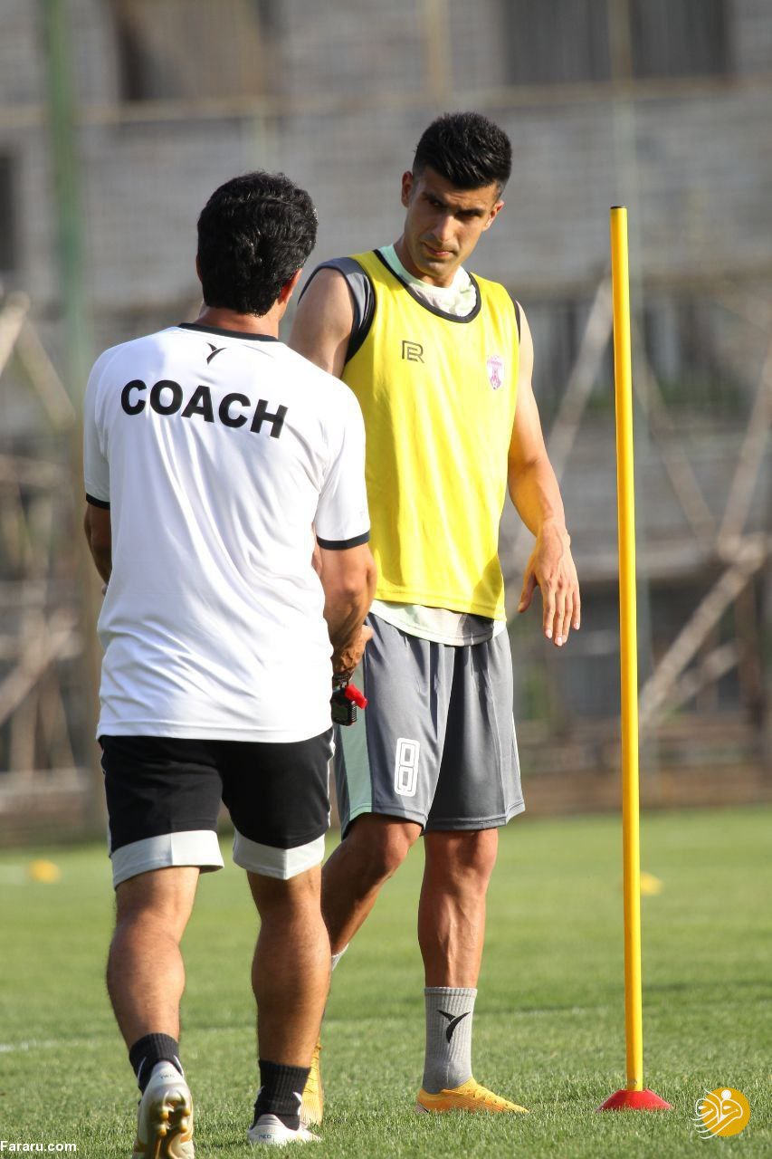 (عکس) مربی‌های سابق پرسپولیس با پیراهن هوادار