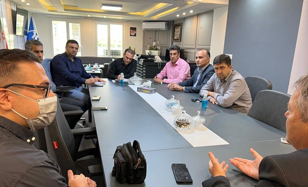 (عکس) اخم مدیران فدراسیون به اسکوچیچ