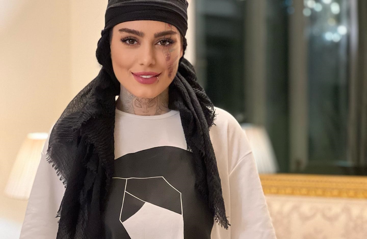 هیاهوی سحر قریشی با تایید جدایی از امیر تتلو و تاتوهای صورت اش
