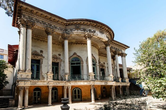 صاحب این خانه