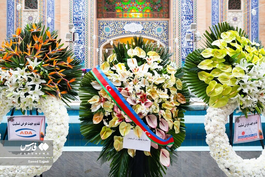 (عکس) تاج گل جمهوری آذربایجان برای یادبود رستم قاسمی