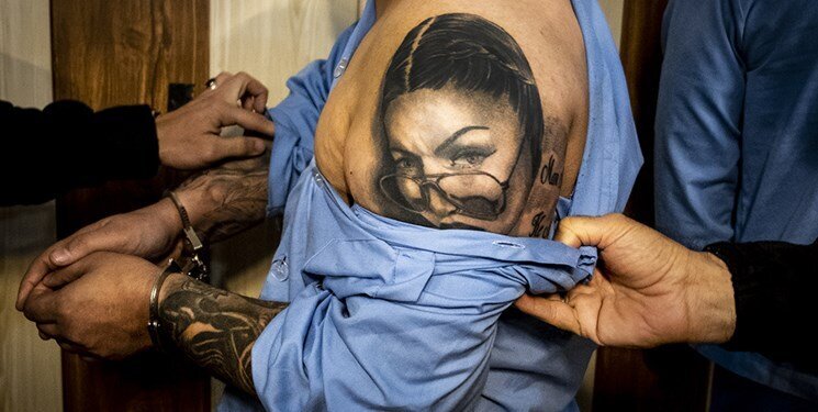 (تصاویر) ماجرای کلیپ شکنجه وحشیانه یک جوان ۲۵ ساله چه بود؟/ ۸ روز فیتیله‌پیچ مرا شلاق زدند/ گفتند مثل جوجه به سیخت می‌کشیم!