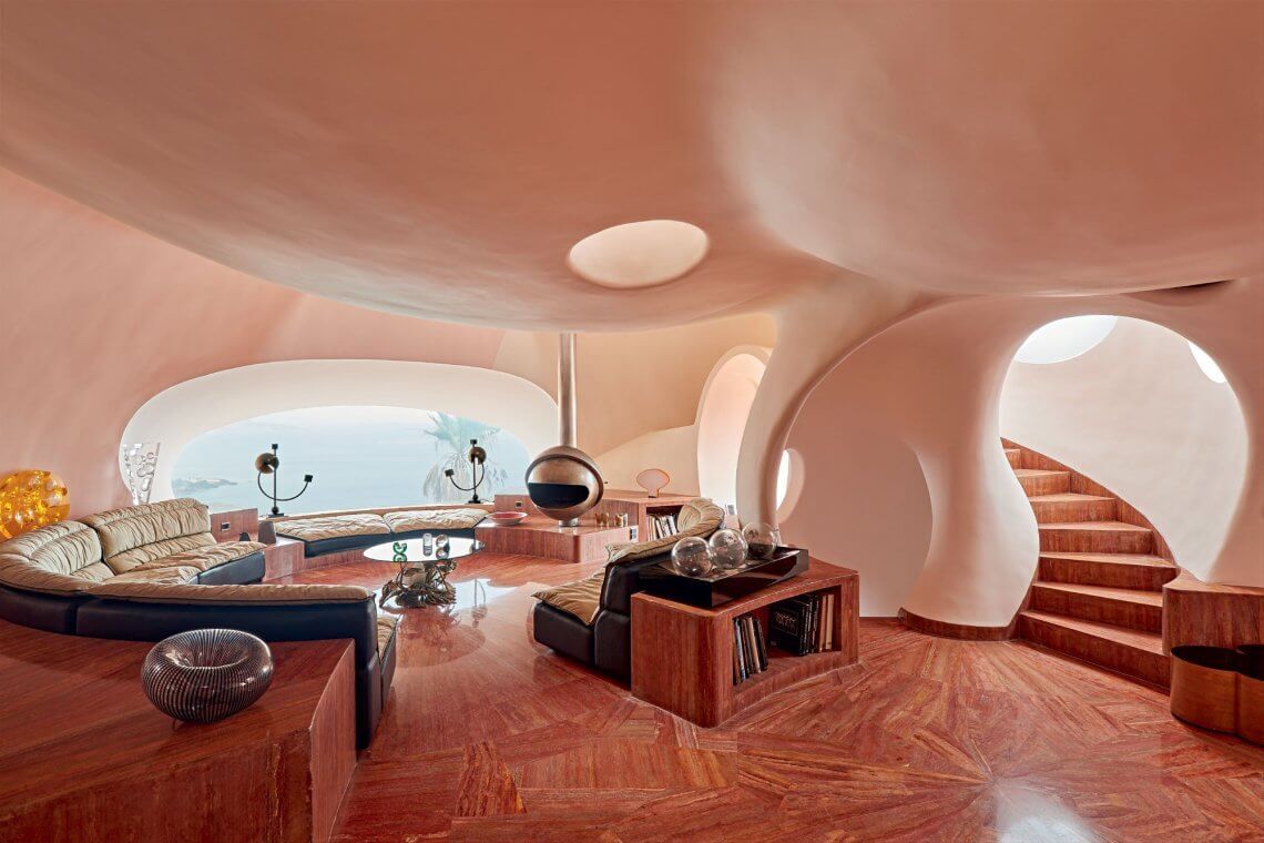 تصاویر عجیب‌ترین خانه‌های دنیا؛ از خانه توالتی تا قلعه حبابی