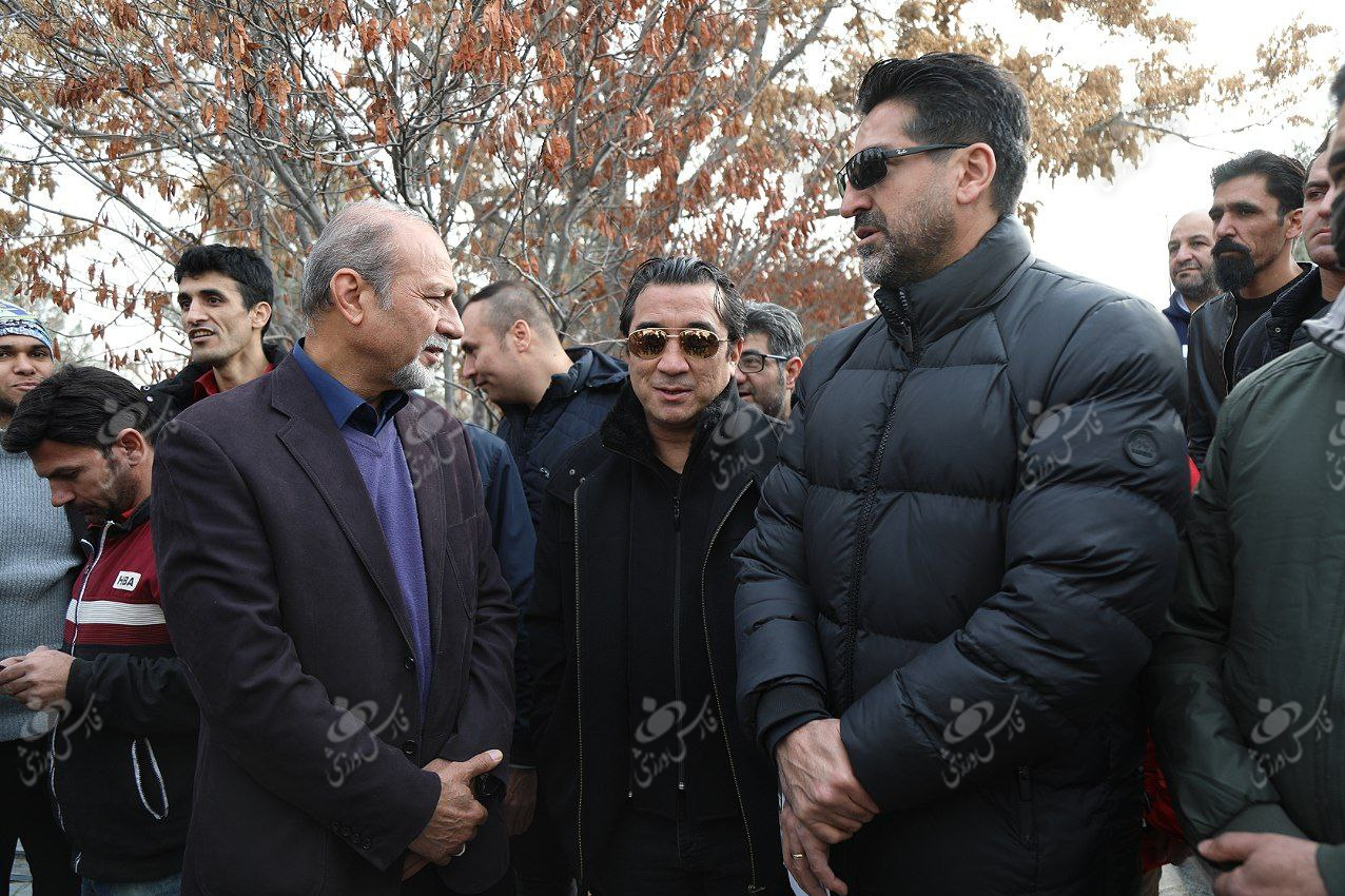 (عکس) مراسم دومین سالگرد مهرداد میناوند در بهشت زهرا برگزار شد