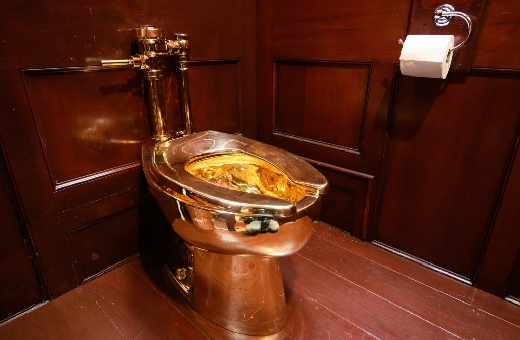 «آمریکا»؛ اثری هنری که باید در آن ادرار می‌کردید!