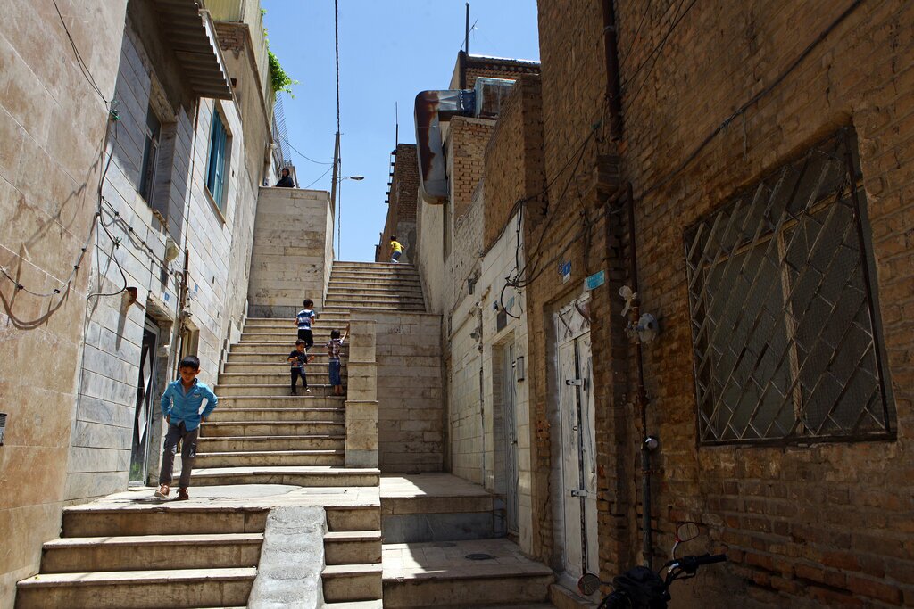 «زاغه‌شیرازی»