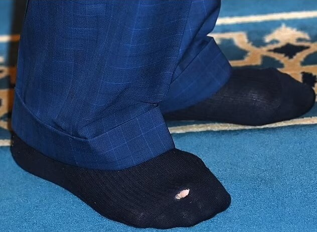 جوراب سوراخ چارلز سوم