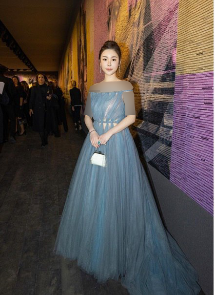 بازداشت عامل قطعه قطعه کردن و قرار دادن جسد یک مدل هنگ گنگی در یخچال/ بازداشت عامل قطع فجیع مدل هنگ کنگی//ترجمه