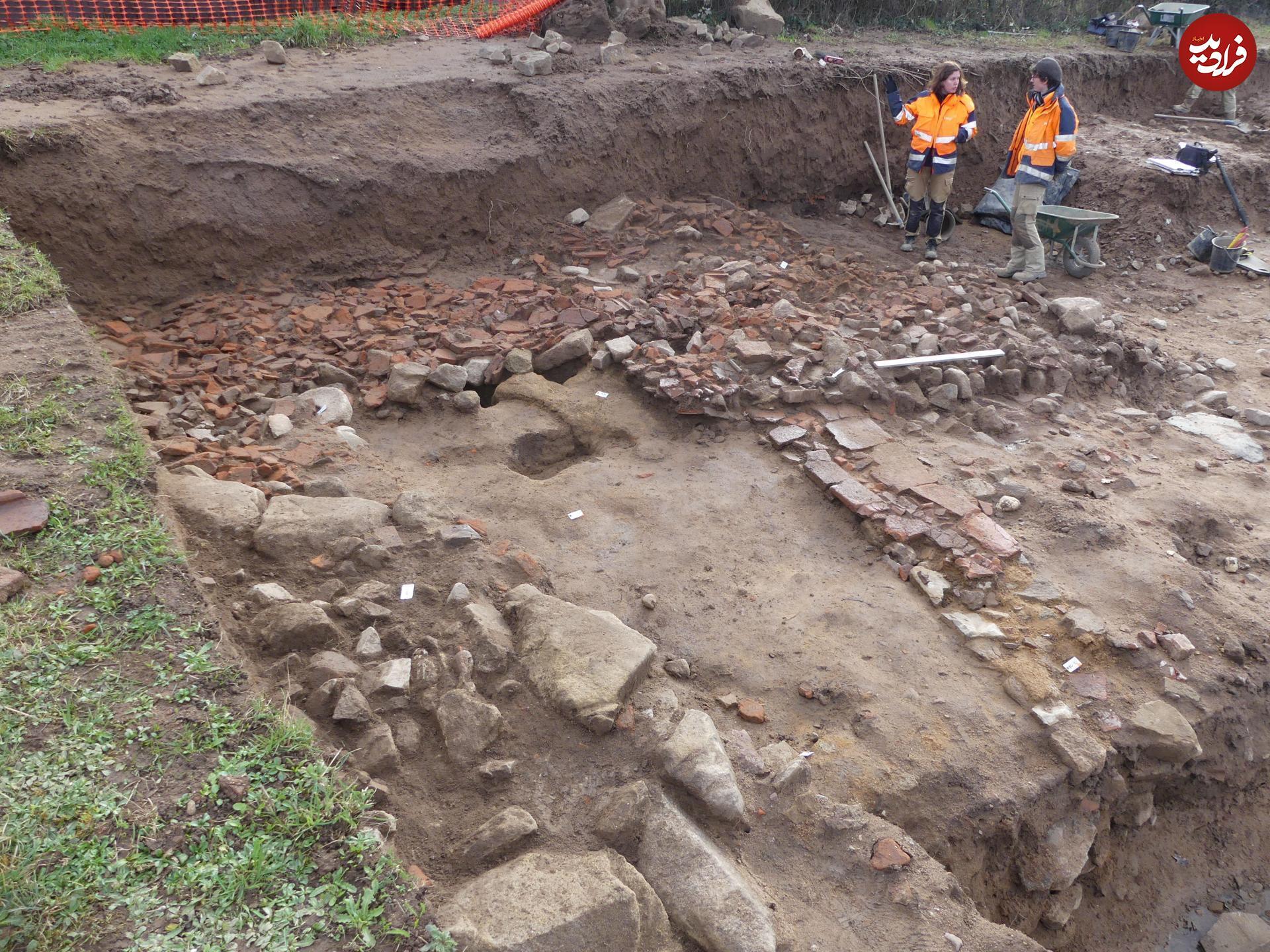کشف تصویر هیولای دریایی در یک مقبرۀ باستانی در فرانسه