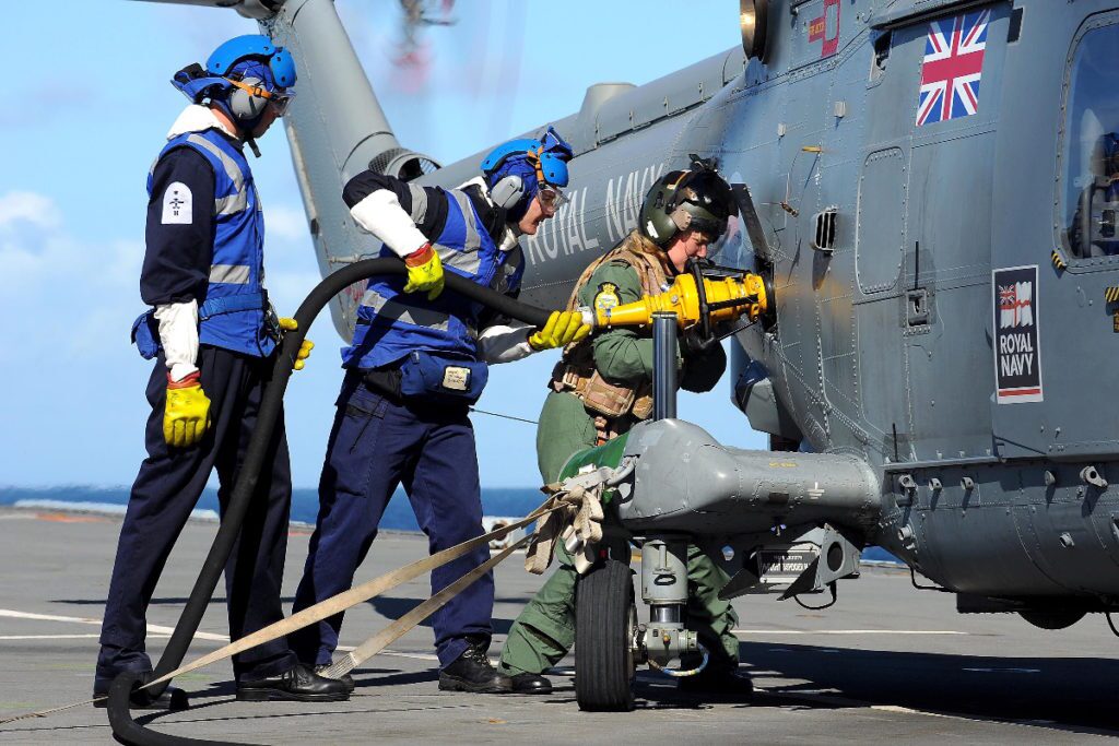 هواپیماها و هلیکوپترها چه نوع سوختی مصرف می کنند و چه تفاوتی با بنزین معمولی دارد؟