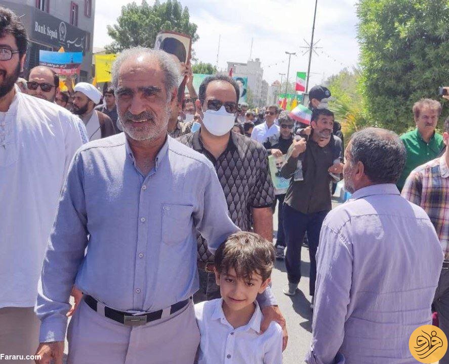 (عکس) ژست جالب پدر مهدی طارمی در راهپیمایی روز قدس