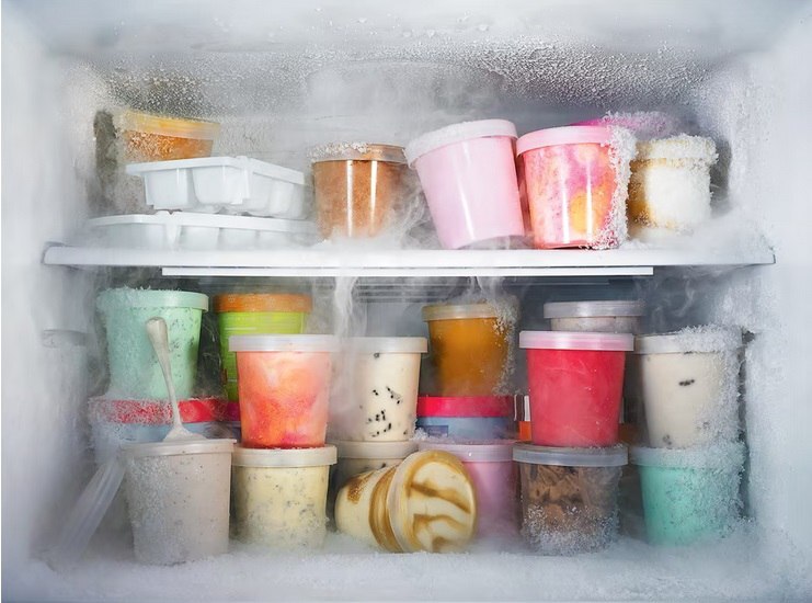 مسخره‌ترین نتیجه علم تغذیه/ آن چه دانشمندان نمی‌خواهند درباره بستنی بدانید/ مزایای مرموز بستنی برای سلامتی/ تابوی سخن گفتن درباره بستنی در میان متخصصان تغذیه//ترجمه