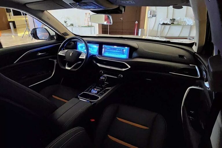 (عکس) خودرویی که لادا روسیه را دست به دامن چینی‌ها کرد!