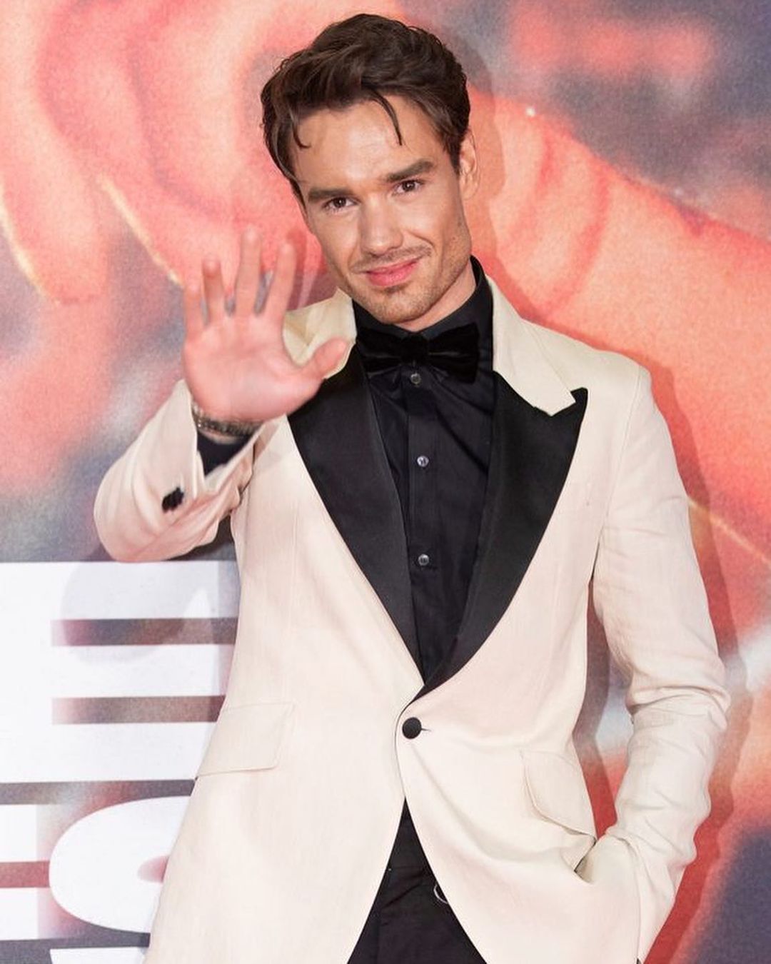 (عکس) تغییر چهره خواننده مشهور همه را شوکه کرد!