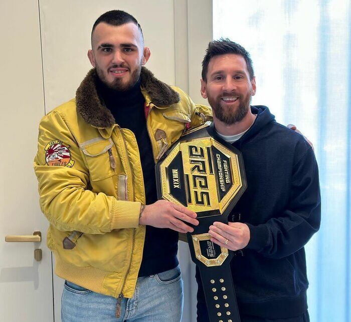 (عکس) سورپرایز مسی توسط قهرمان MMA