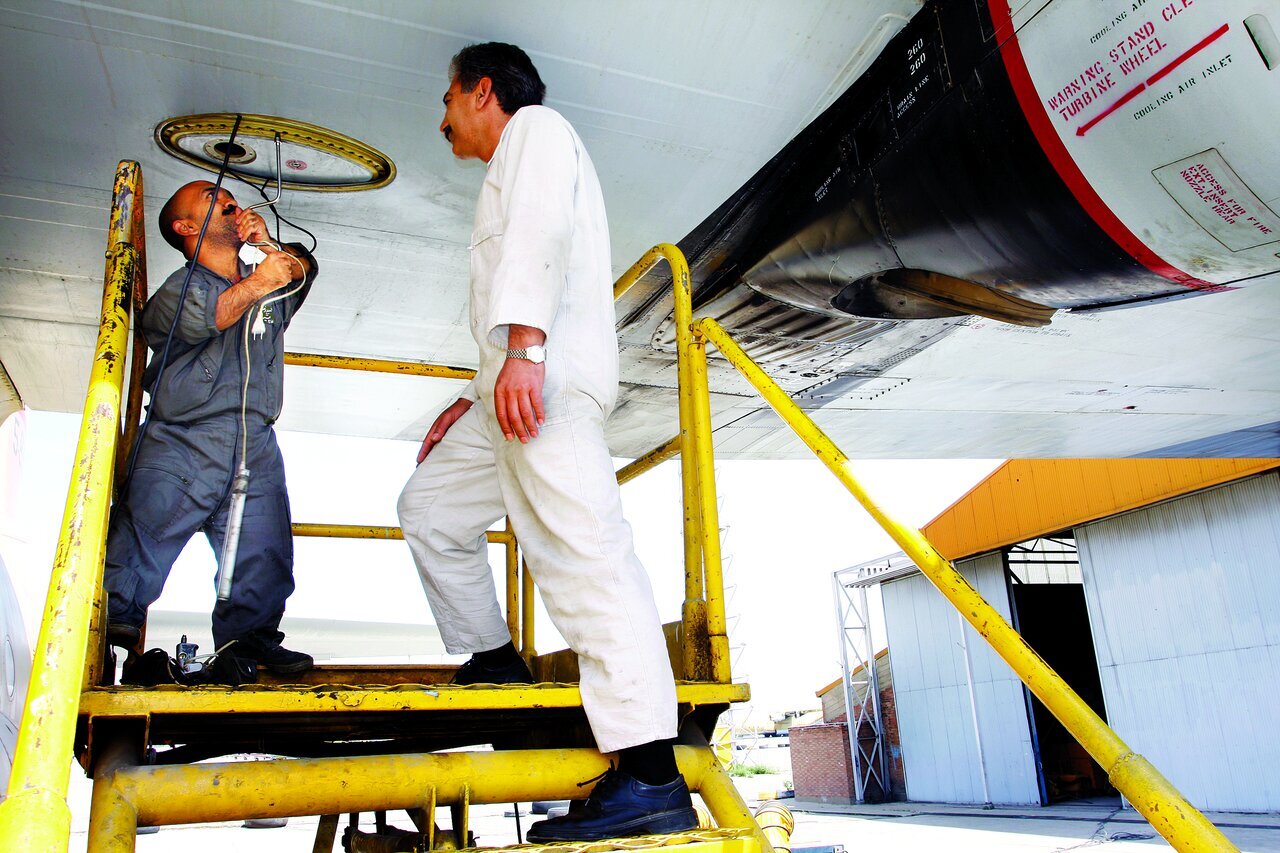 (تصاویر) کوتاه قامتان ایرانی بهترین تعمیرکاران هواپیما