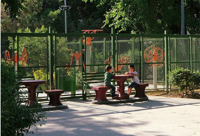 در این نقطه از تهران، سبزترین موجودات جهان بغلتان می‌کنند