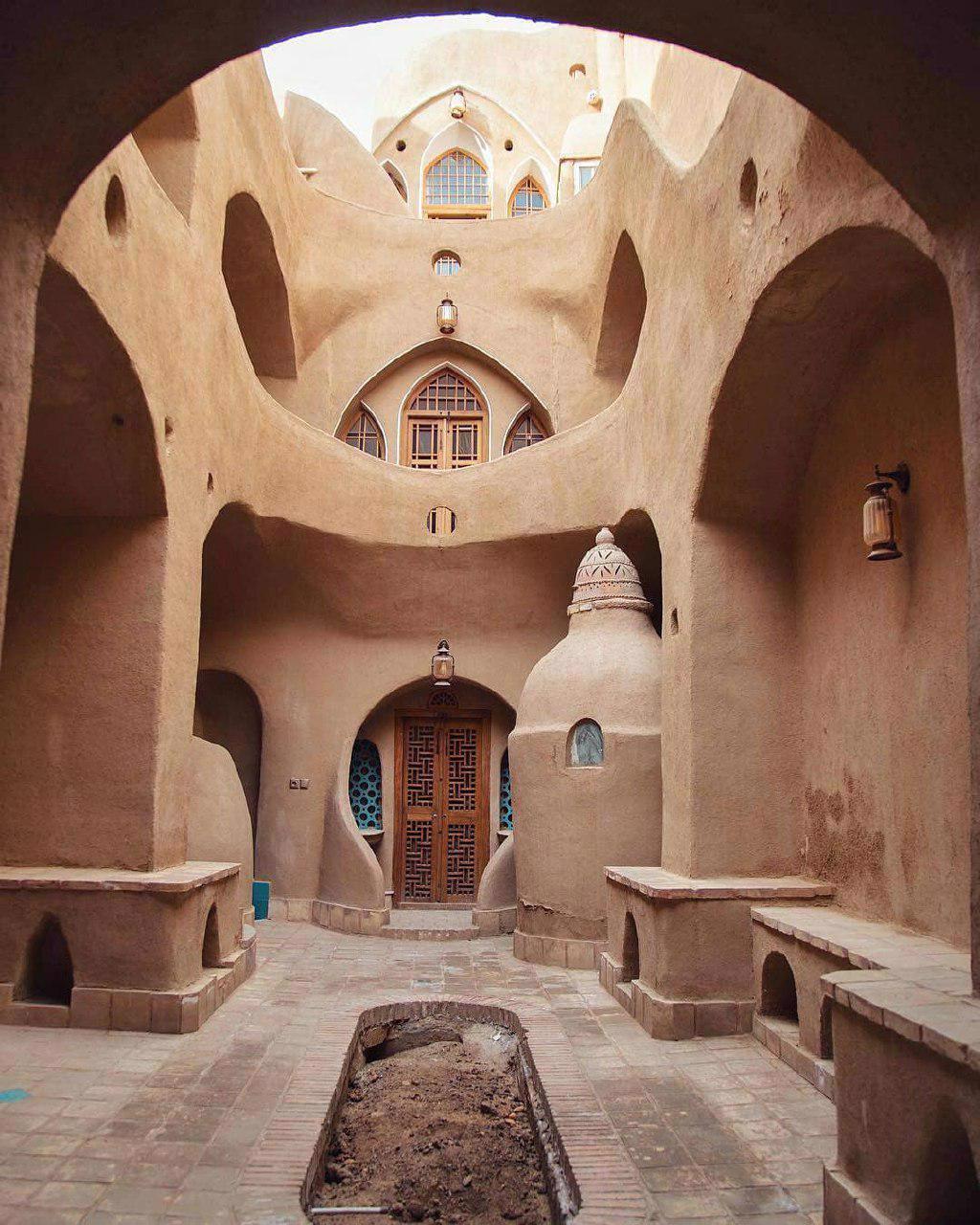 خانه‌ای با معماری اسرارآمیز + تصاویر