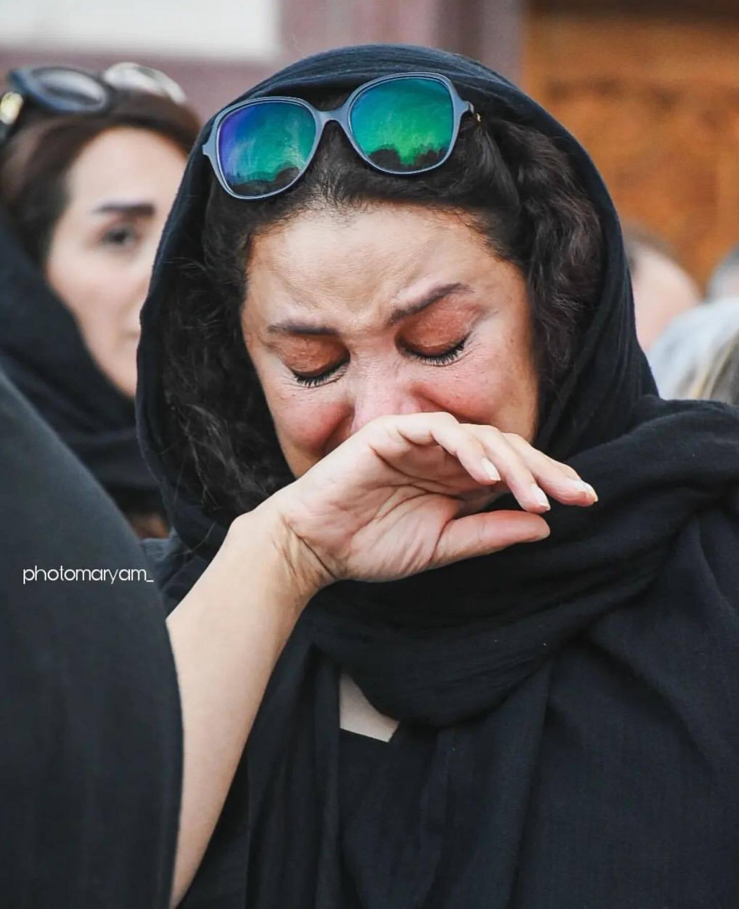 گریه‌های تمام نشدنی شبنم مقدمی در مراسم ختم