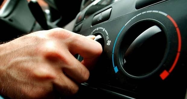 چرا کولر ماشین باد گرم می دهد؛ مهمترین دلایل و راه حل