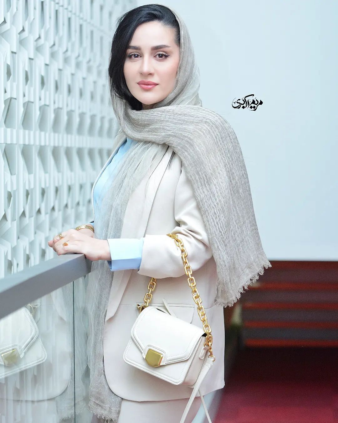 (تصویر) استایل بازیگر نقش گیلدخت در اکران خصوصی یک فیلم