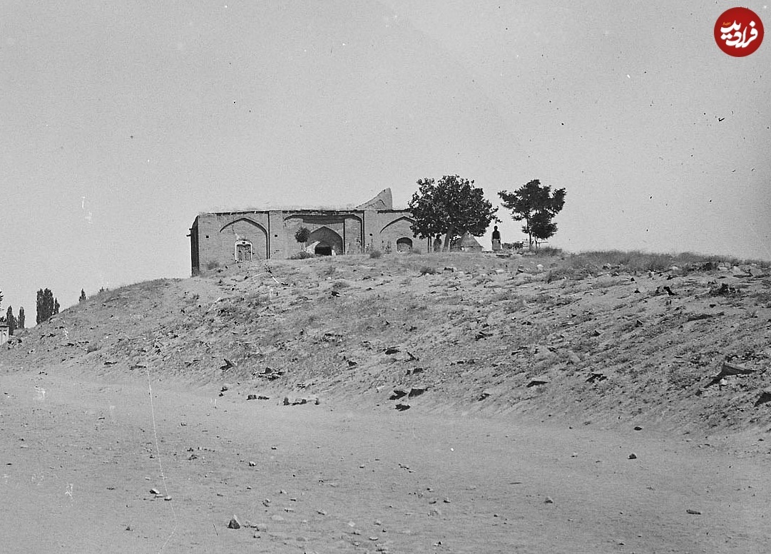 (عکس) آرامگاه ابن‌سینا یک قرن قبل چه شکل و شمایلی داشت؟