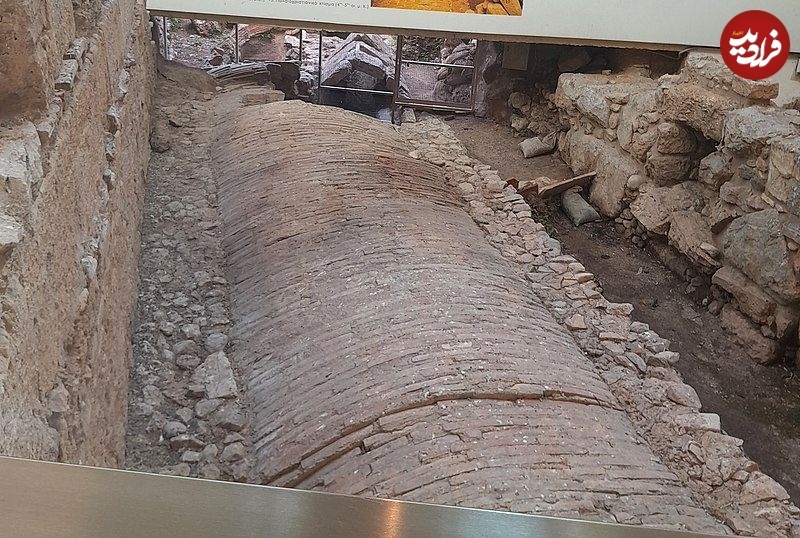 (عکس) بنا‌هایی ۲۵۰۰ ساله که از دل ایستگاه مترو بیرون زده‌اند