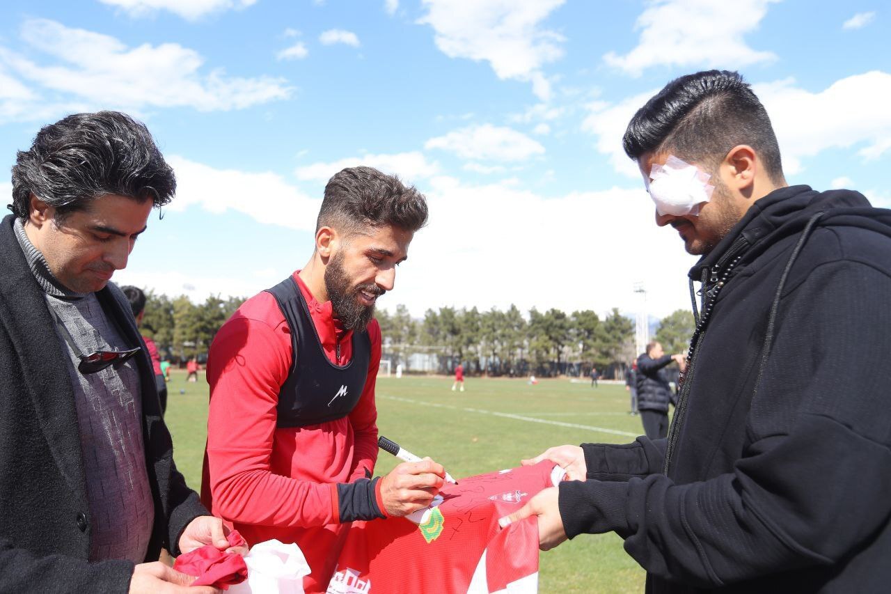 (عکس) مهمان ویژه در تمرین امروز پرسپولیس