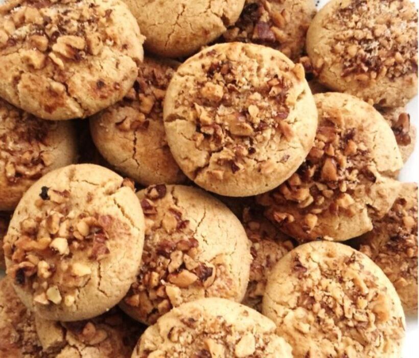 طرز تهیه شیرینی فندقی کرم‌دار؛ شیرینی خوشمزه عید نوروز