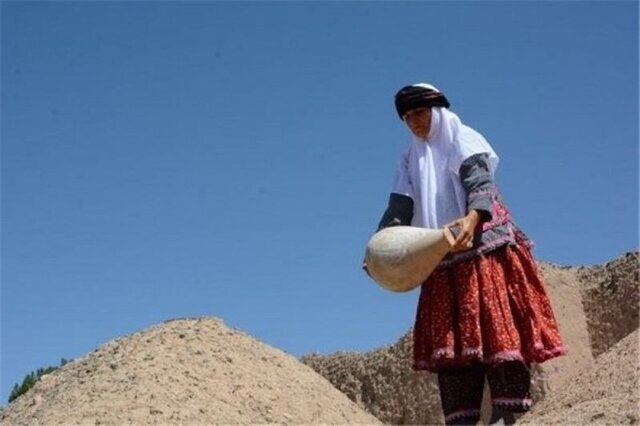 آئین کهن چهارشنبه‌سوری: از فال گوشی تا کوزه شکستن