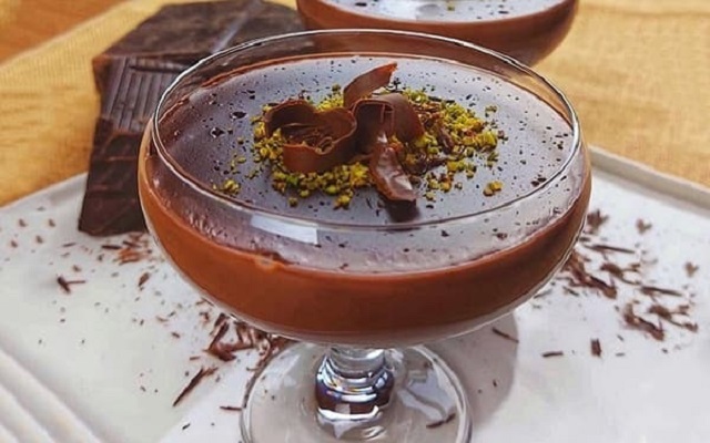 طرز تهیه فرنی شکلاتی؛ فرنی خوشمزه برای افطار