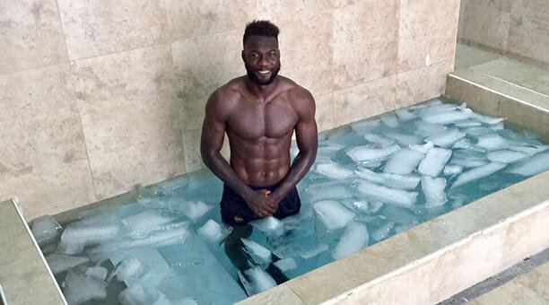 (تصویر) عضلات آماده بمب پرسپولیسی‌ها؛ سیکس‌پک کایسدو در ۳۵ سالگی