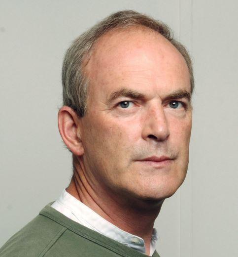 امریکا به رهبرانی تازه نیاز دارد بایدن و ترامپ هر دو باید کناره گیری کنند/ وقت کناره گیری مردانی چون بایدن و ترامپ فرارسیده است/ سیستم امریکا دچار ناکارآمدی شده چون یک کلاهبردار انتقام جو مقابل یک کهنه کار رو به زوال قرار گرفته است (چون در انتقاد از امریکاست ممکنه زود بسوزه)