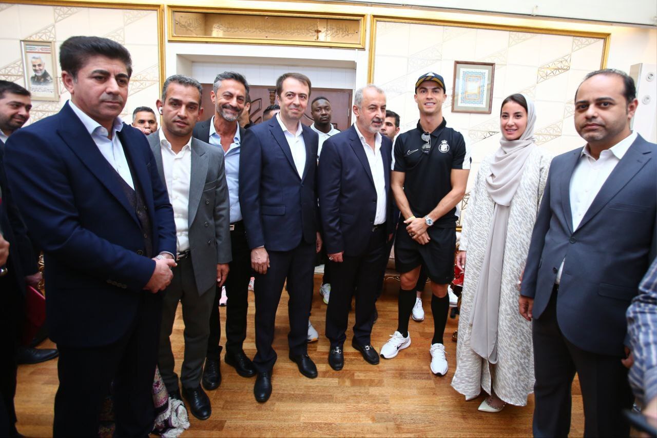 (عکس) دختر ایرانی که با رونالدو در هتل دیدار کرد کیست؟