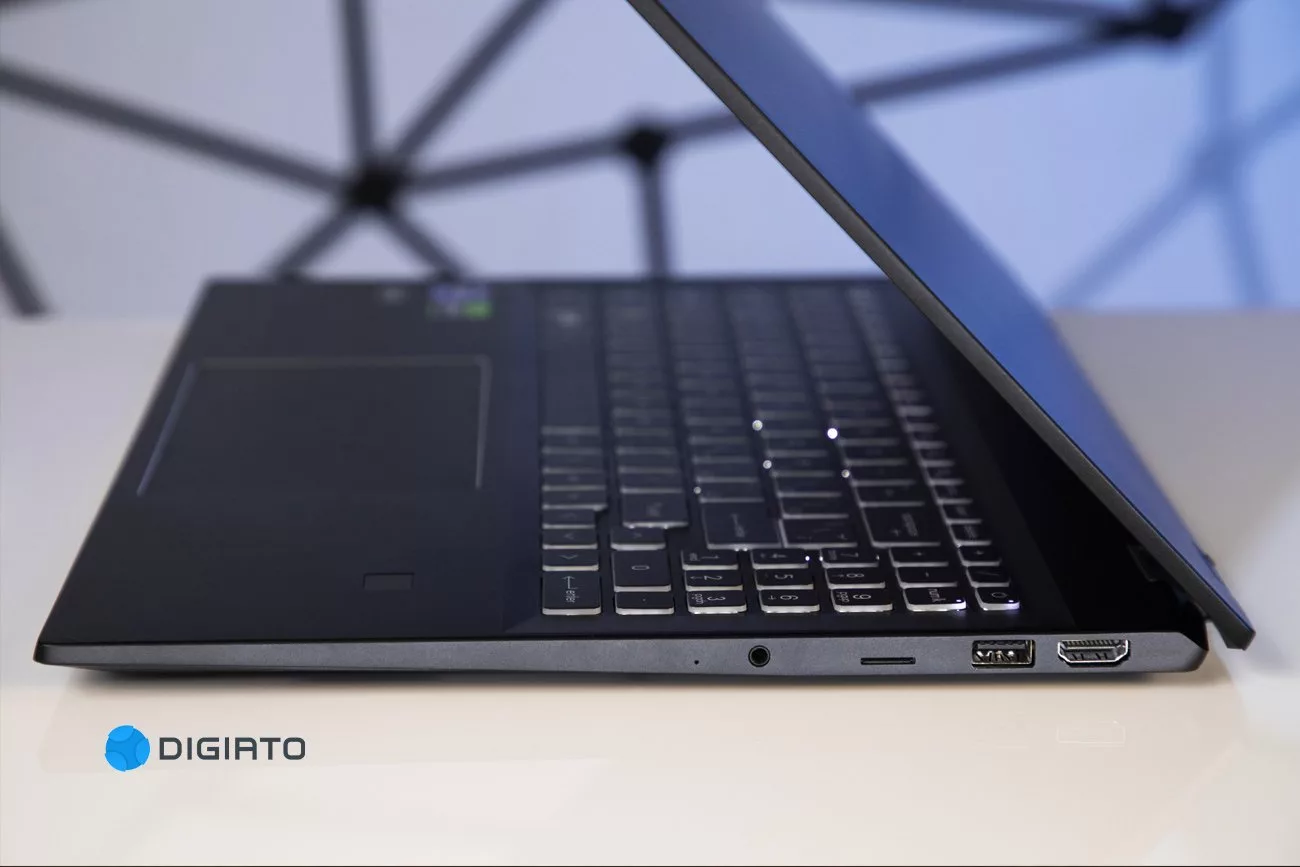 لپ تاپ MSI Summit E۱۶ Flip