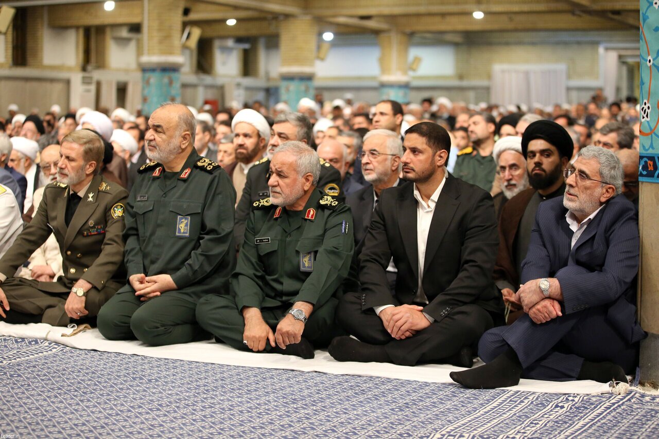 (عکس)کدام چهره‌های نظامی در دیدار با رهبر انقلاب حضور داشتند؟