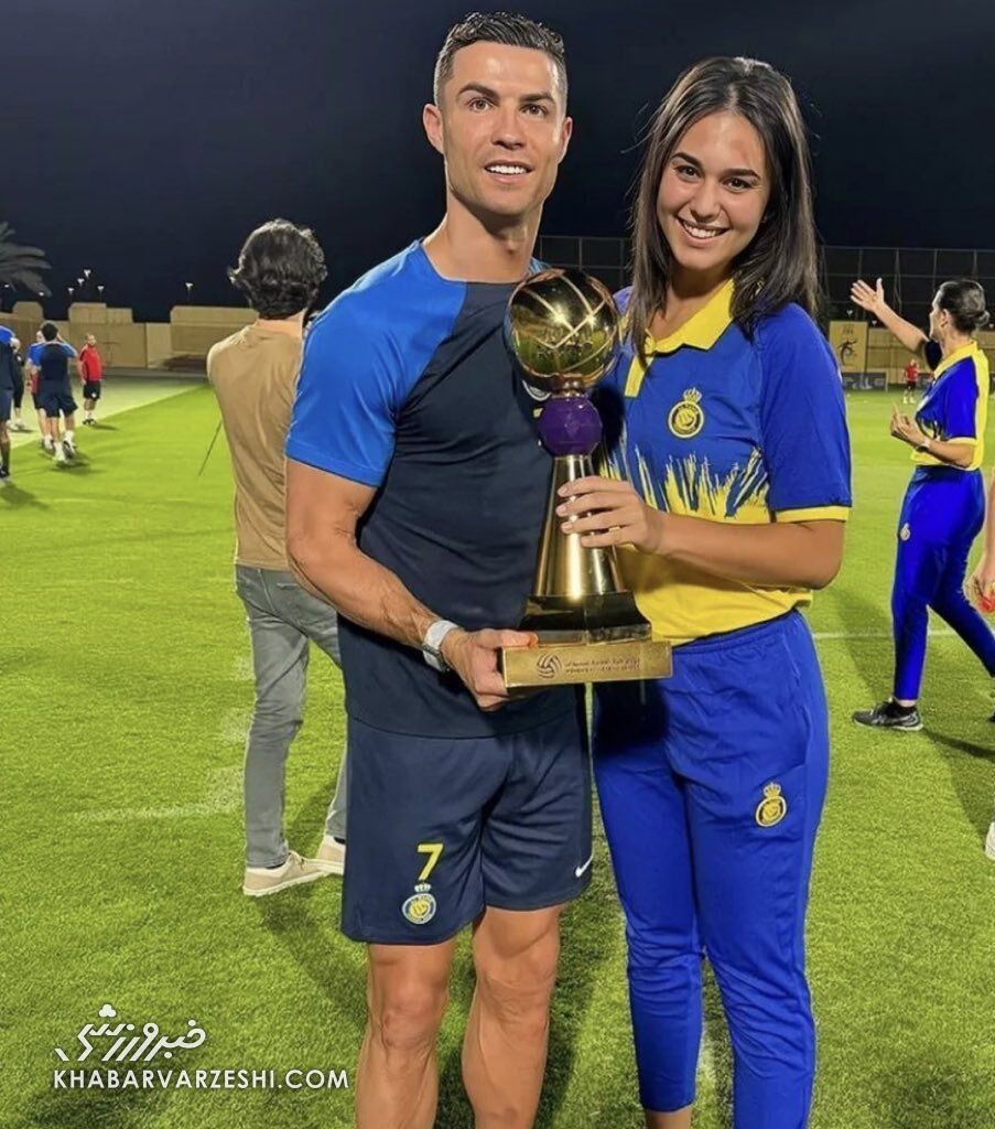 (تصویر) عکس یادگاری که رونالدو را به دردسر انداخت!