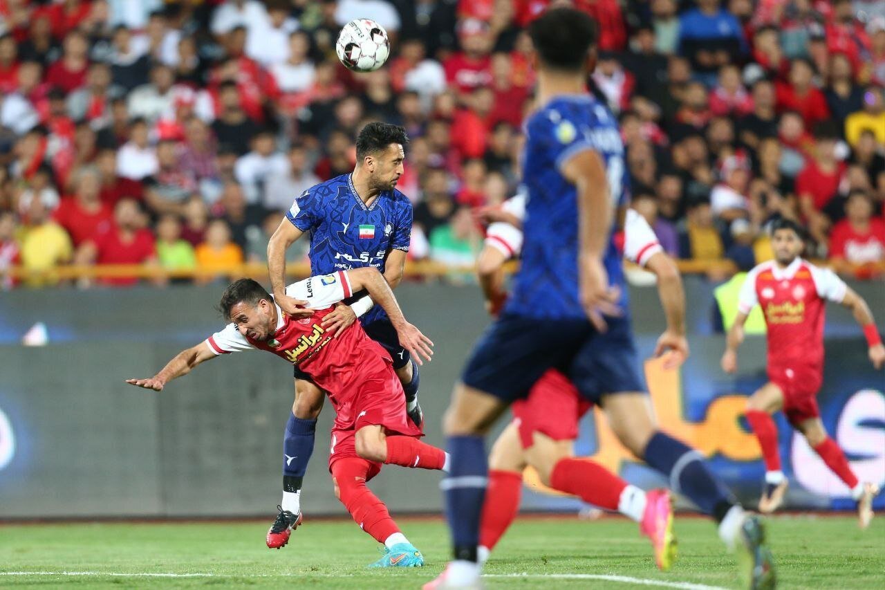 پرواز پرسپولیس به صدر با «شهاب» / پیروزی با گل جنجالی و دست «بیرو»