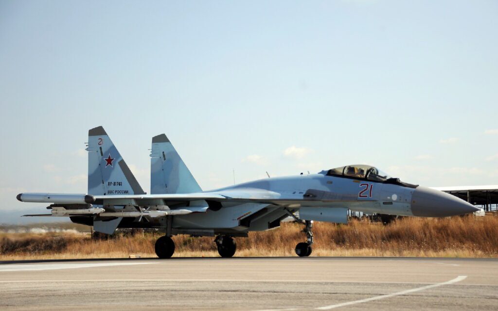 (تصاویر) مقایسه JAS-۳۹ Gripen و Sukhoi SU-۳۵؛ جنگنده سوئدی بهتر است یا روسی؟