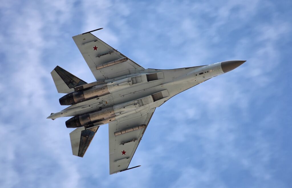 (تصاویر) مقایسه JAS-۳۹ Gripen و Sukhoi SU-۳۵؛ جنگنده سوئدی بهتر است یا روسی؟