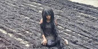 (عکس) ساخت کلاه‌گیس ۳۵۰ متری در ۱۱ روز!