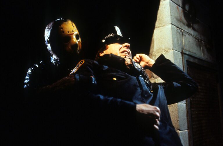 ۱۰ قانون برای زنده ماندن در فیلم‌های ترسناک؛ از «سوار نکردن مسافر سرراهی» تا «جدا نشدن»