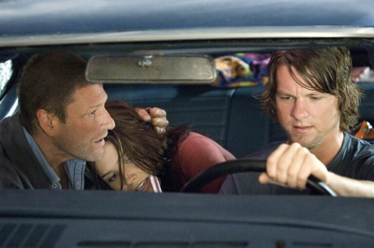 ۱۰ قانون برای زنده ماندن در فیلم‌های ترسناک؛ از «سوار نکردن مسافر سرراهی» تا «جدا نشدن»